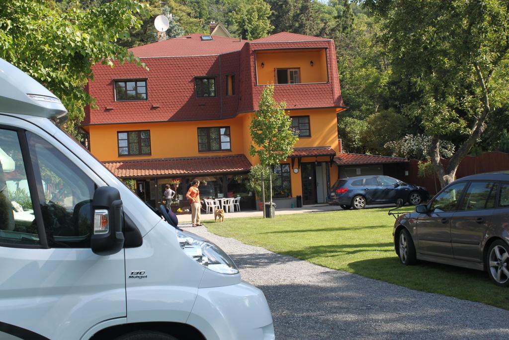 Pension Trojska Прага Екстер'єр фото